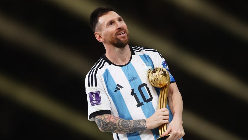 Messi bắt đầu chơi bóng cho Grandoli