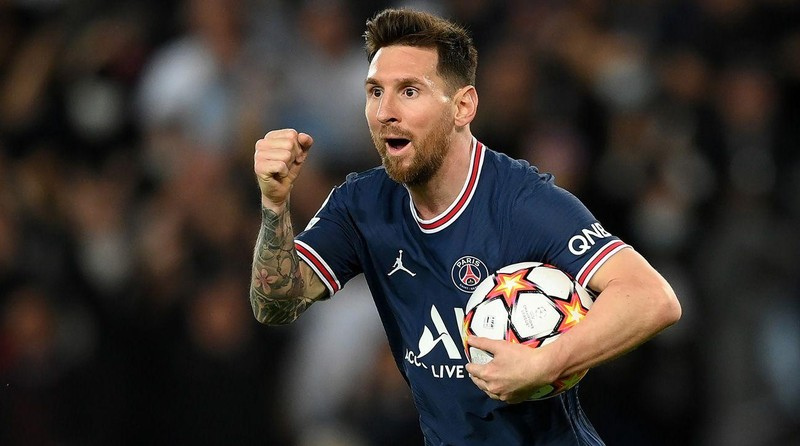 Messi đang thi đấu cho câu lạc bộ Paris Saint-Germain, và sẽ tìm cách chạm tay vào UEFA Champions League một lần nữa