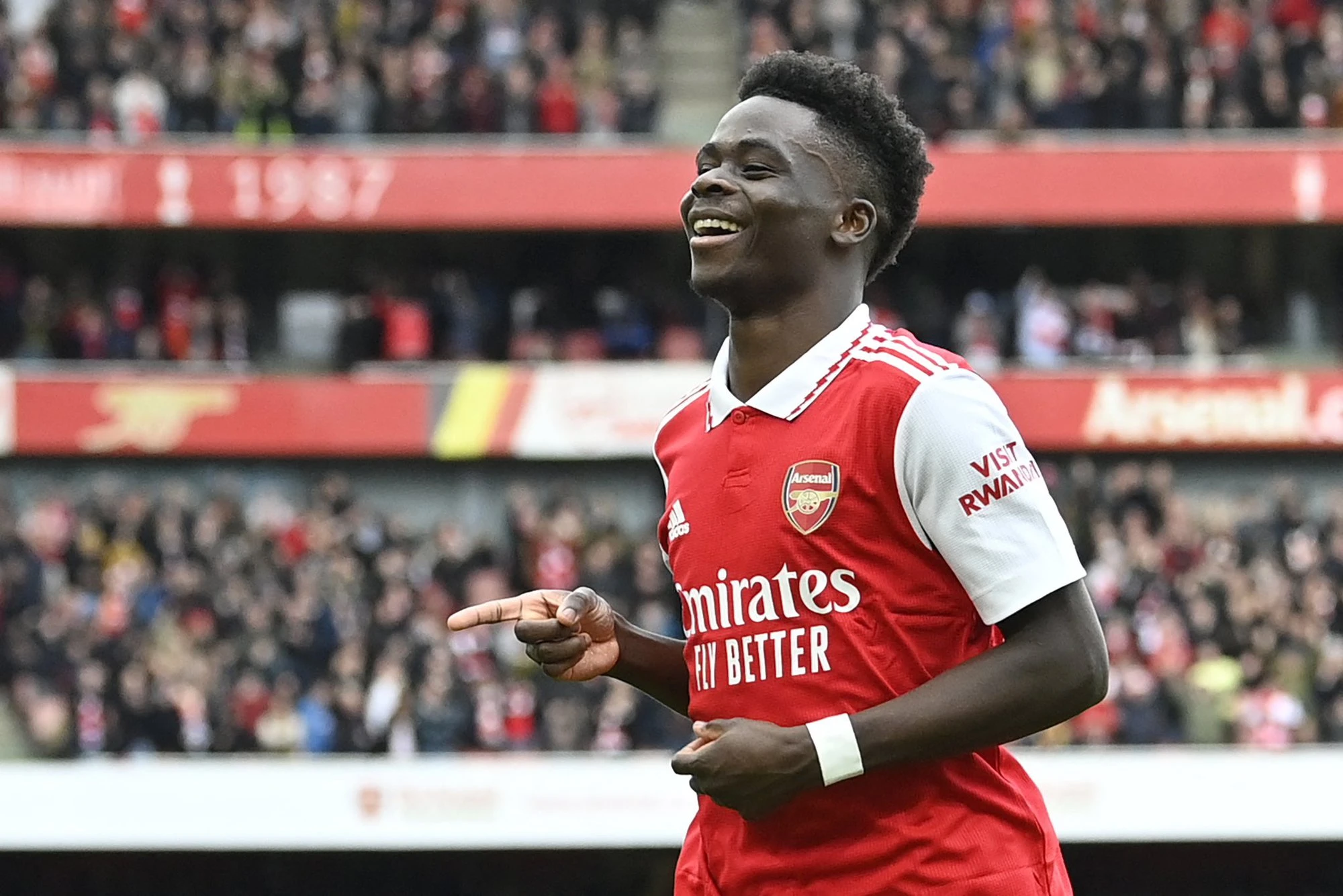 Top 3 tiền đạo cánh phải hay nhất thế giới – Bukayo Saka (Arsenal)